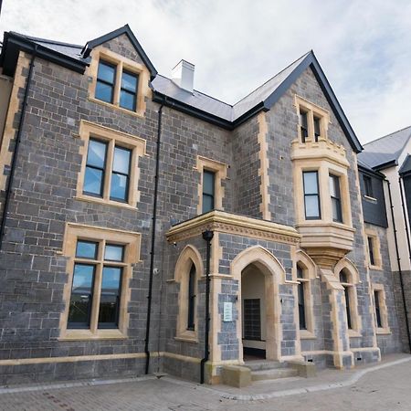 Apartment 3 Waterstone House - Sea Front Apartment, Hot Tub Tenby Dış mekan fotoğraf